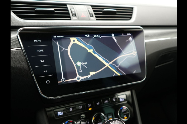 Škoda Superb Combi 1.4 TSI iV Business Edition Plug In Hybrid 218pk PHEV | Panodak | Lederen Sportstoelen Memory & Ventilatie | Adaptive Cruise | Crystal LED | 360 Camera | Navigatie | Apple Carplay | Virtual | DAB | Sfeerverlichting |