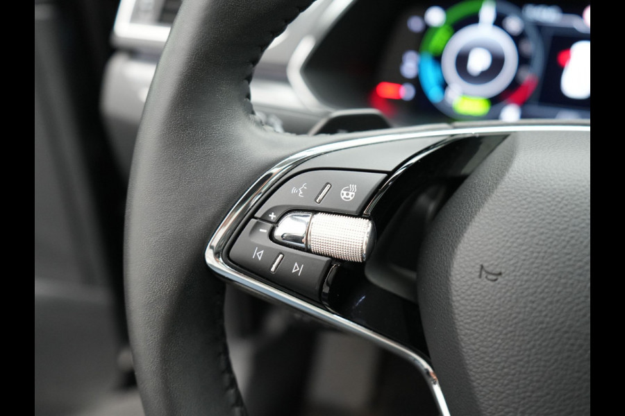 Škoda Superb Combi 1.4 TSI iV Business Edition Plug In Hybrid 218pk PHEV | Panodak | Lederen Sportstoelen Memory & Ventilatie | Adaptive Cruise | Crystal LED | 360 Camera | Navigatie | Apple Carplay | Virtual | DAB | Sfeerverlichting |