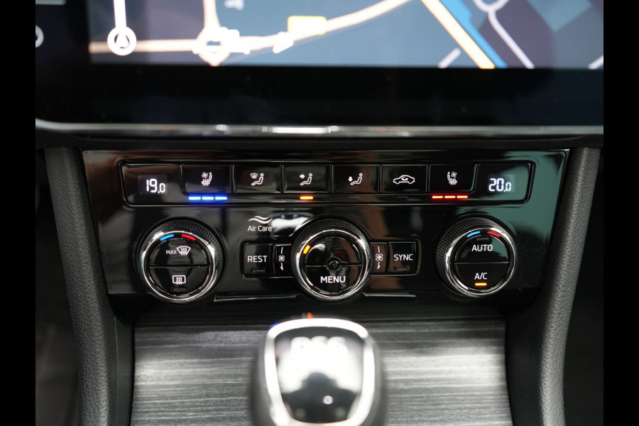 Škoda Superb Combi 1.4 TSI iV Business Edition Plug In Hybrid 218pk PHEV | Panodak | Lederen Sportstoelen Memory & Ventilatie | Adaptive Cruise | Crystal LED | 360 Camera | Navigatie | Apple Carplay | Virtual | DAB | Sfeerverlichting |