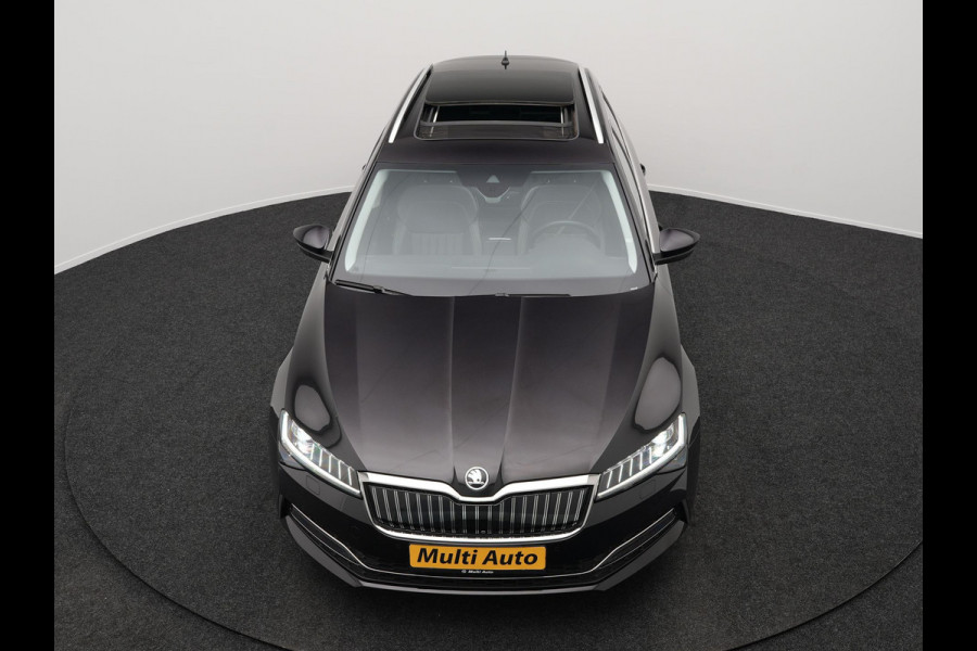 Škoda Superb Combi 1.4 TSI iV Business Edition Plug In Hybrid 218pk PHEV | Panodak | Lederen Sportstoelen Memory & Ventilatie | Adaptive Cruise | Crystal LED | 360 Camera | Navigatie | Apple Carplay | Virtual | DAB | Sfeerverlichting |