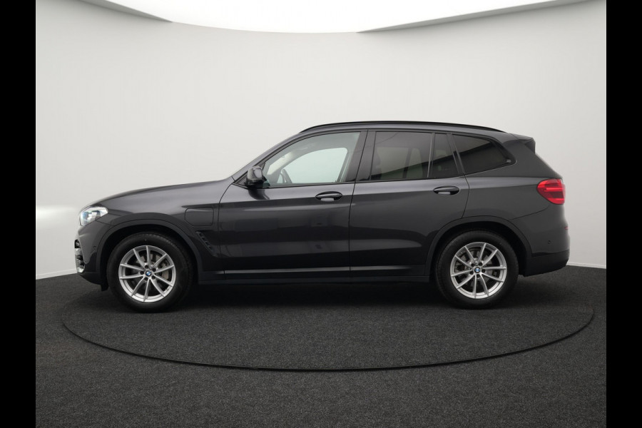 BMW X3 xDrive30e Plug In Hybrid 293pk Dealer O.H. PHEV | Sportstoelen Verwarmd | Navigatie | Apple Carplay | Camera | DAB | Virtual | Stuurwiel Verwarmd | Climate Control | Cruise Control |