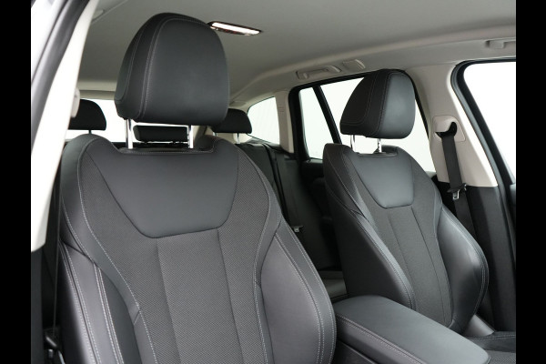 BMW X3 xDrive30e Plug In Hybrid 293pk Dealer O.H. PHEV | Sportstoelen Verwarmd | Navigatie | Apple Carplay | Camera | DAB | Virtual | Stuurwiel Verwarmd | Climate Control | Cruise Control |