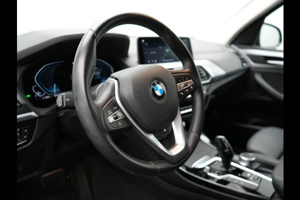 BMW X3 xDrive30e Plug In Hybrid 293pk Dealer O.H. PHEV | Sportstoelen Verwarmd | Navigatie | Apple Carplay | Camera | DAB | Virtual | Stuurwiel Verwarmd | Climate Control | Cruise Control |