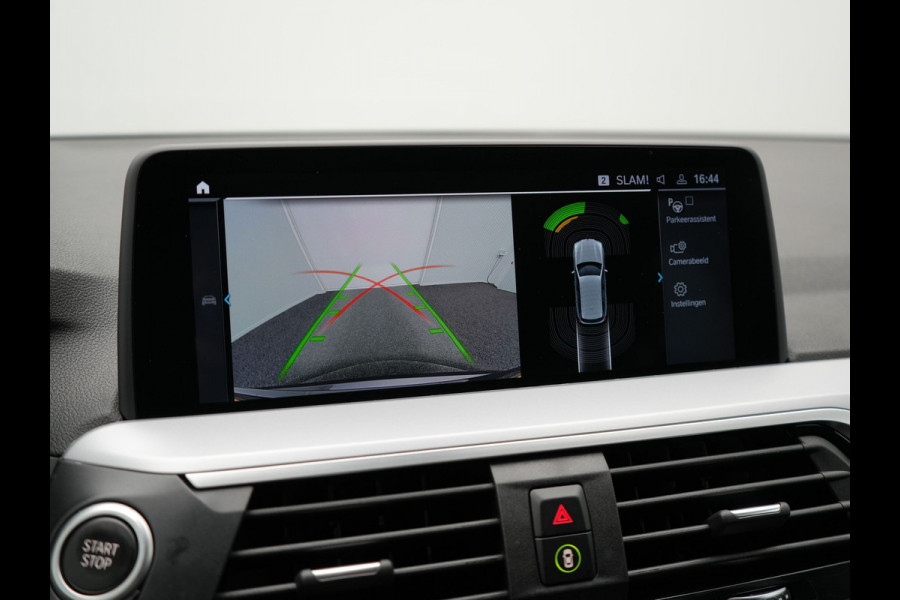 BMW X3 xDrive30e Plug In Hybrid 293pk Dealer O.H. PHEV | Sportstoelen Verwarmd | Navigatie | Apple Carplay | Camera | DAB | Virtual | Stuurwiel Verwarmd | Climate Control | Cruise Control |