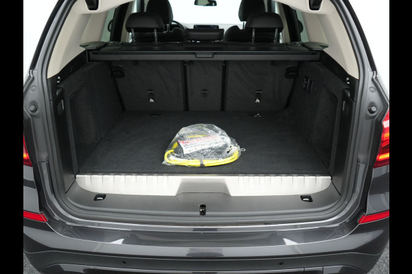 BMW X3 xDrive30e Plug In Hybrid 293pk Dealer O.H. PHEV | Sportstoelen Verwarmd | Navigatie | Apple Carplay | Camera | DAB | Virtual | Stuurwiel Verwarmd | Climate Control | Cruise Control |