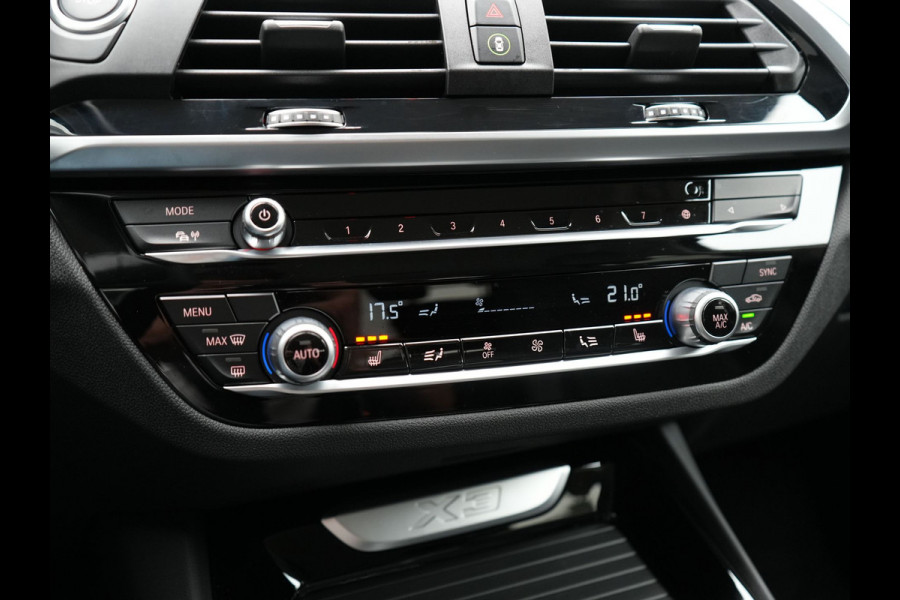 BMW X3 xDrive30e Plug In Hybrid 293pk Dealer O.H. PHEV | Sportstoelen Verwarmd | Navigatie | Apple Carplay | Camera | DAB | Virtual | Stuurwiel Verwarmd | Climate Control | Cruise Control |