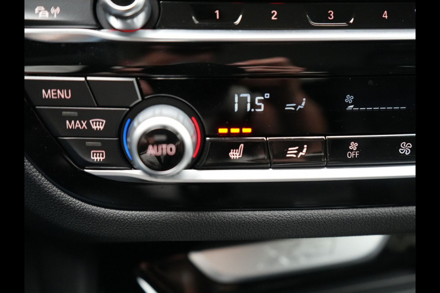 BMW X3 xDrive30e Plug In Hybrid 293pk Dealer O.H. PHEV | Sportstoelen Verwarmd | Navigatie | Apple Carplay | Camera | DAB | Virtual | Stuurwiel Verwarmd | Climate Control | Cruise Control |