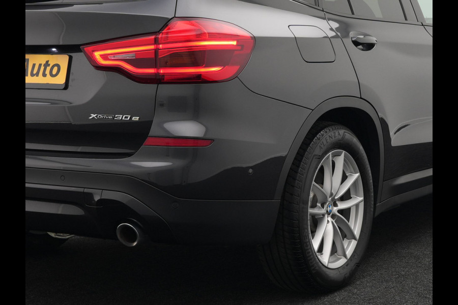 BMW X3 xDrive30e Plug In Hybrid 293pk Dealer O.H. PHEV | Sportstoelen Verwarmd | Navigatie | Apple Carplay | Camera | DAB | Virtual | Stuurwiel Verwarmd | Climate Control | Cruise Control |