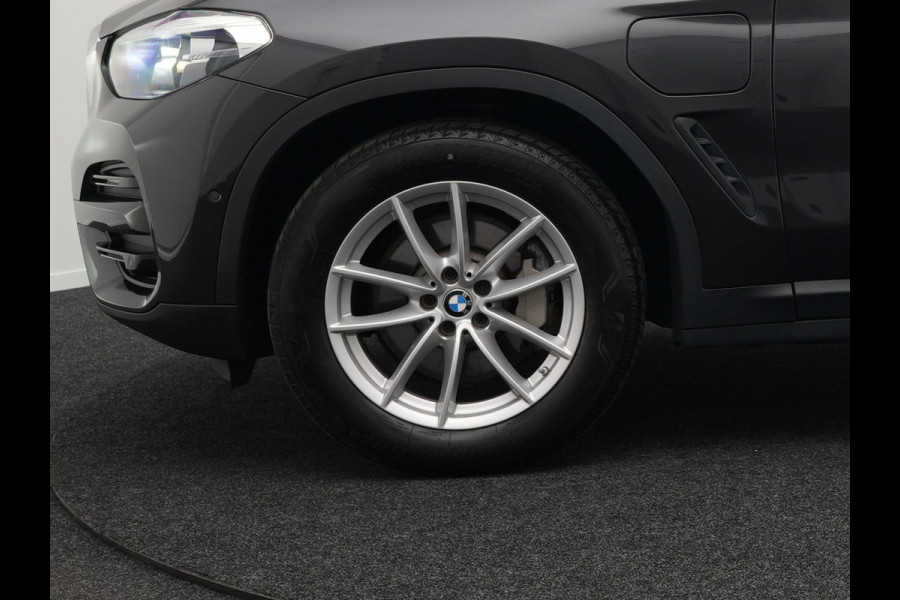 BMW X3 xDrive30e Plug In Hybrid 293pk Dealer O.H. PHEV | Sportstoelen Verwarmd | Navigatie | Apple Carplay | Camera | DAB | Virtual | Stuurwiel Verwarmd | Climate Control | Cruise Control |
