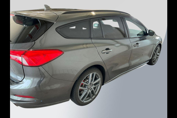 Ford FOCUS Wagon 2.3 EcoBoost ST-3 | Adaptive cruise control | Adaptive LED |  Trekhaak | Winter Pack | Bang&Olufsen | Elektrische achterklep | Head up Display