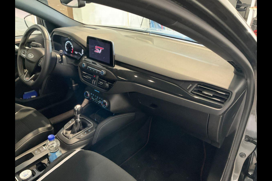 Ford FOCUS Wagon 2.3 EcoBoost ST-3 | Adaptive cruise control | Adaptive LED |  Trekhaak | Winter Pack | Bang&Olufsen | Elektrische achterklep | Head up Display