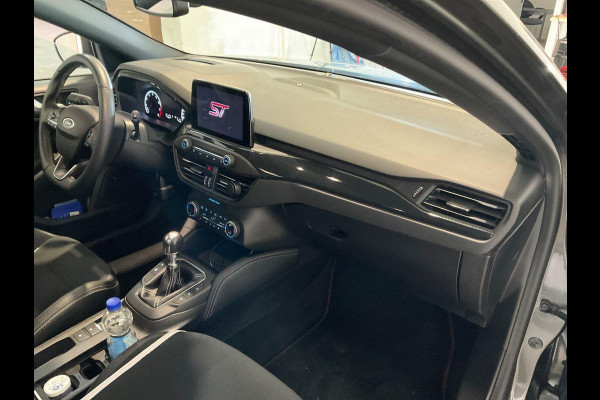 Ford FOCUS Wagon 2.3 EcoBoost ST-3 | Adaptive cruise control | Adaptive LED |  Trekhaak | Winter Pack | Bang&Olufsen | Elektrische achterklep | Head up Display