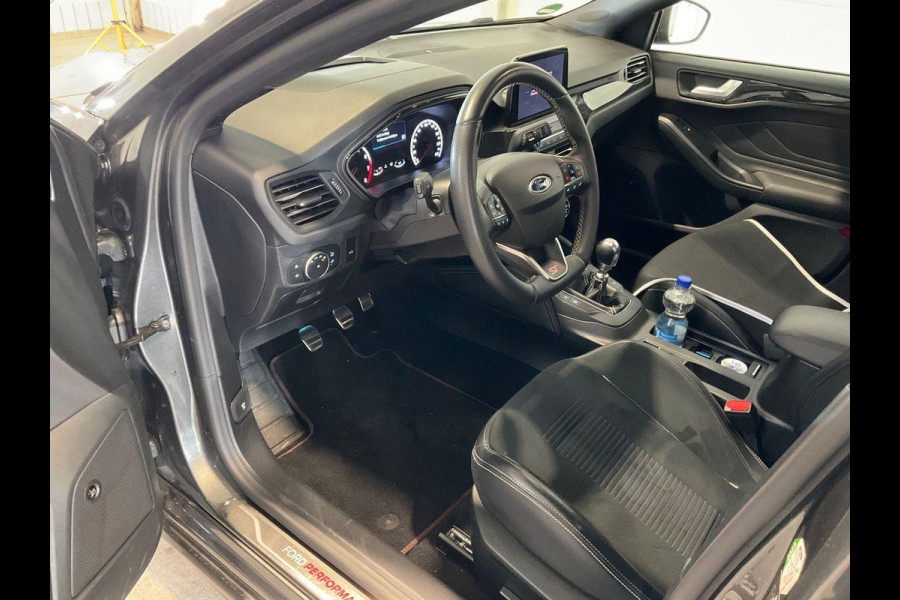 Ford FOCUS Wagon 2.3 EcoBoost ST-3 | Adaptive cruise control | Adaptive LED |  Trekhaak | Winter Pack | Bang&Olufsen | Elektrische achterklep | Head up Display