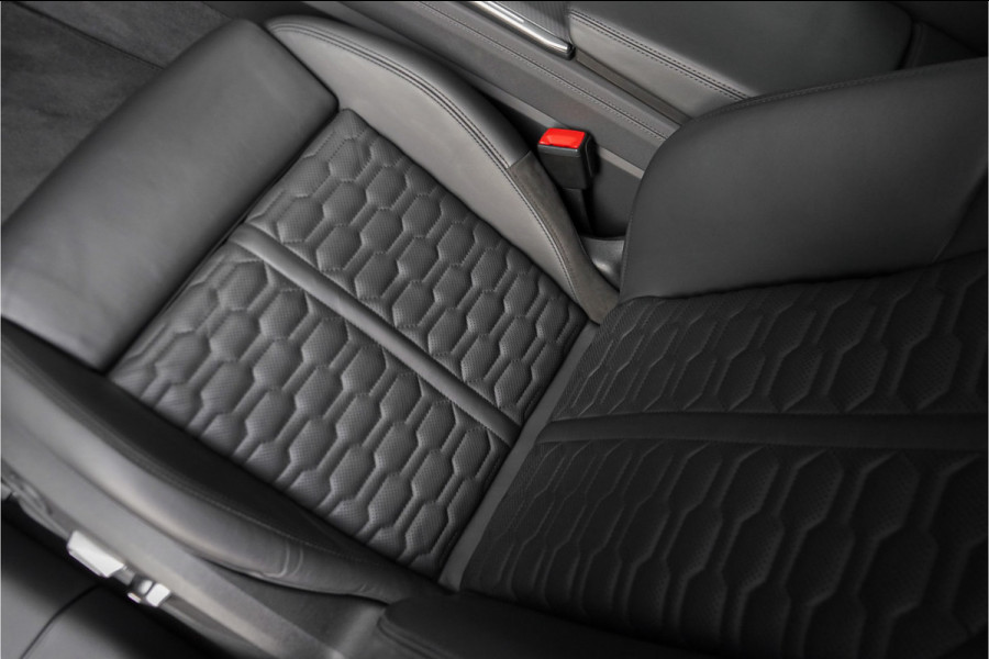 Audi RS6 Avant TFSI Quattro Dynamic+ Pano B&O Keramisch ACC HUD Stoelventilatie Alcantara Hemel
