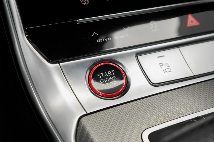 Audi RS6 Avant TFSI Quattro Dynamic+ Pano B&O Keramisch ACC HUD Stoelventilatie Alcantara Hemel
