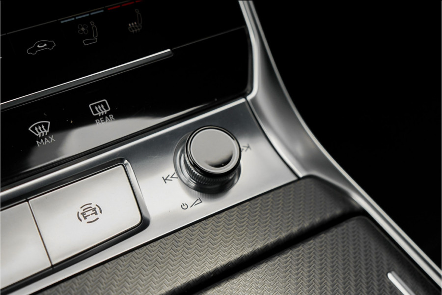 Audi RS6 Avant TFSI Quattro Dynamic+ Pano B&O Keramisch ACC HUD Stoelventilatie Alcantara Hemel