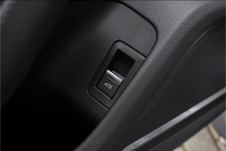 Audi RS6 Avant TFSI Quattro Dynamic+ Pano B&O Keramisch ACC HUD Stoelventilatie Alcantara Hemel