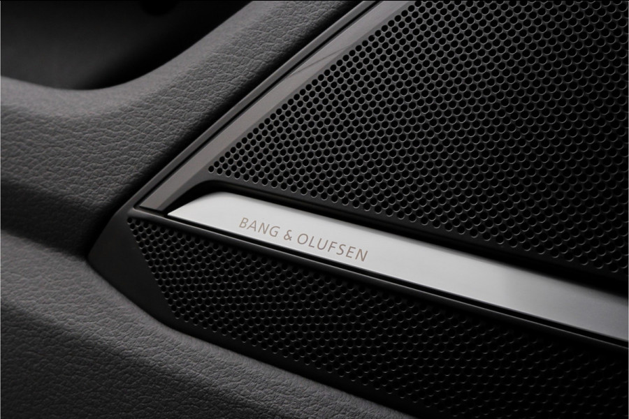 Audi RS6 Avant TFSI Quattro Dynamic+ Pano B&O Keramisch ACC HUD Stoelventilatie Alcantara Hemel