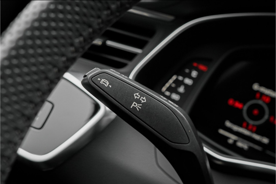 Audi RS6 Avant TFSI Quattro Dynamic+ Pano B&O Keramisch ACC HUD Stoelventilatie Alcantara Hemel