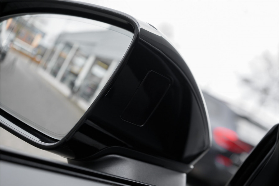 Audi RS6 Avant TFSI Quattro Dynamic+ Pano B&O Keramisch ACC HUD Stoelventilatie Alcantara Hemel