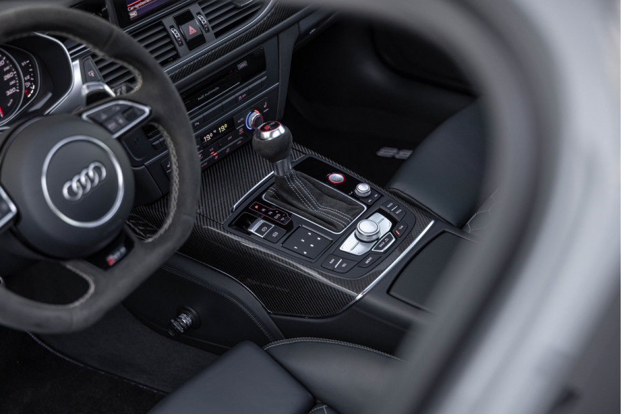 Audi RS6 Avant 4.0 TFSI 605pk Quattro Performance Dynamic plus Keramisch HuD Pano Milltek