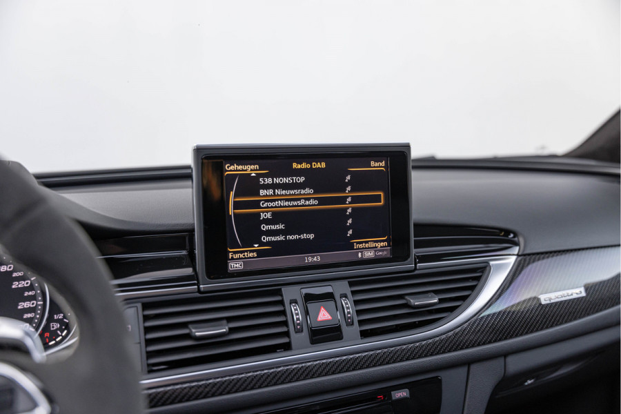 Audi RS6 Avant 4.0 TFSI 605pk Quattro Performance Dynamic plus Keramisch HuD Pano Milltek