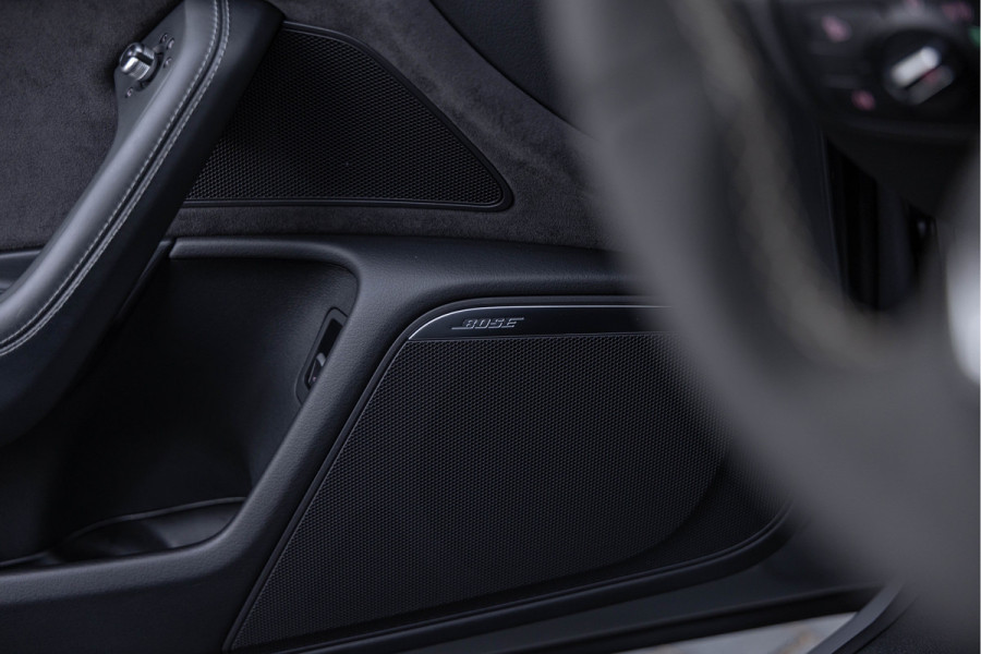 Audi RS6 Avant 4.0 TFSI 605pk Quattro Performance Dynamic plus Keramisch HuD Pano Milltek