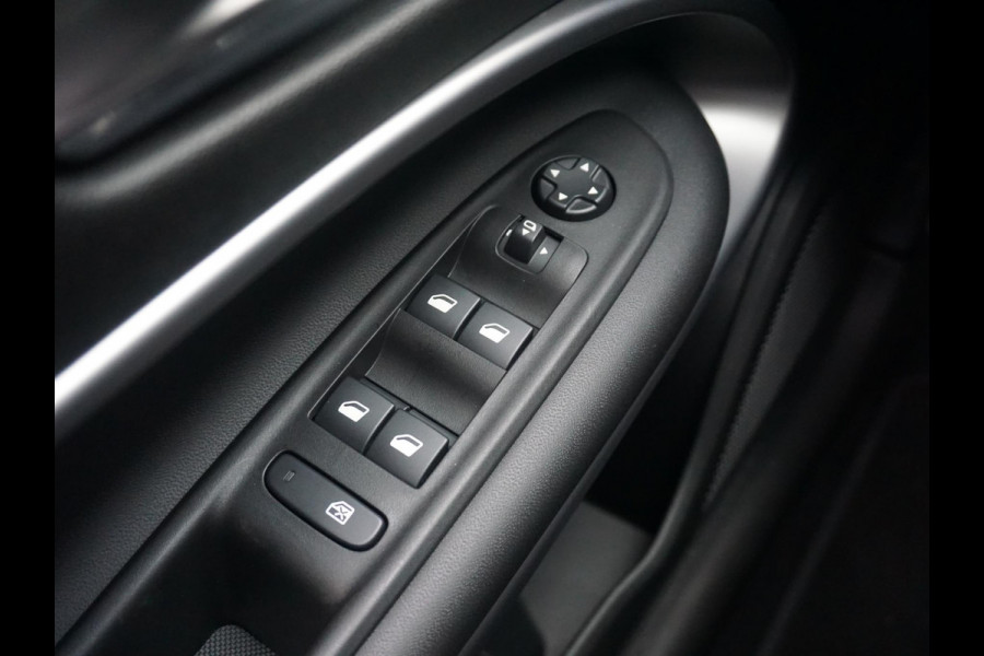 Jeep Avenger 1.2 e-Hybrid Summit