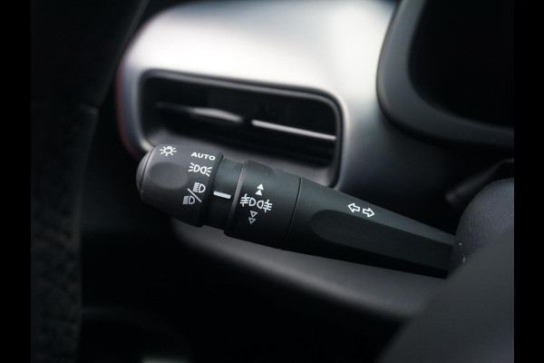 Jeep Avenger 1.2 e-Hybrid Summit