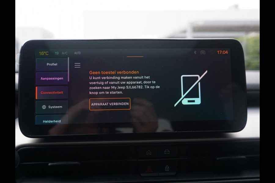 Jeep Avenger 1.2 e-Hybrid Summit