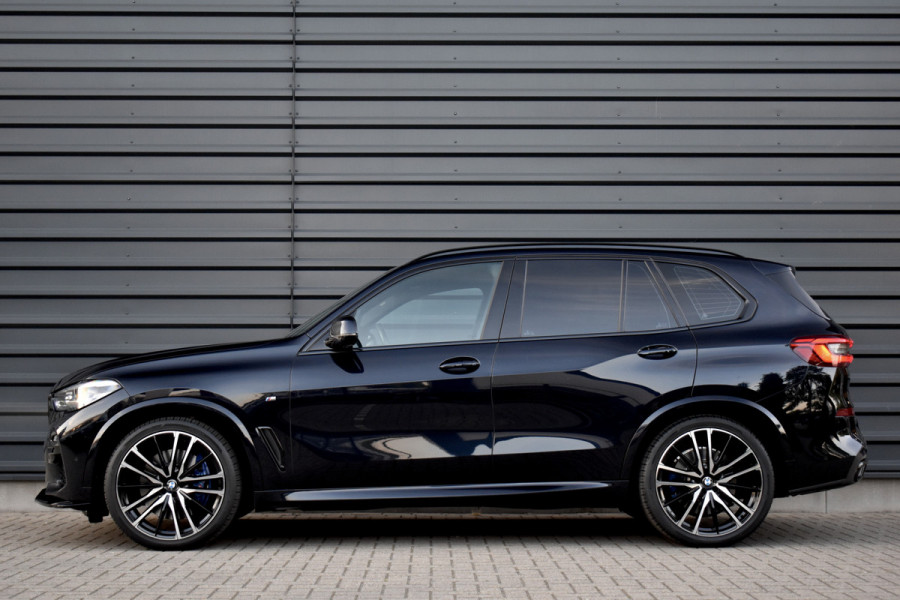 BMW X5 xDrive40i M Sport | Panoramadak | 22'' Velgen | Luchtvering | 4-Wiel Besturing | Harman/Kardon | Camera | Kristallen Pook | Incl. BTW | Orig. NL |
