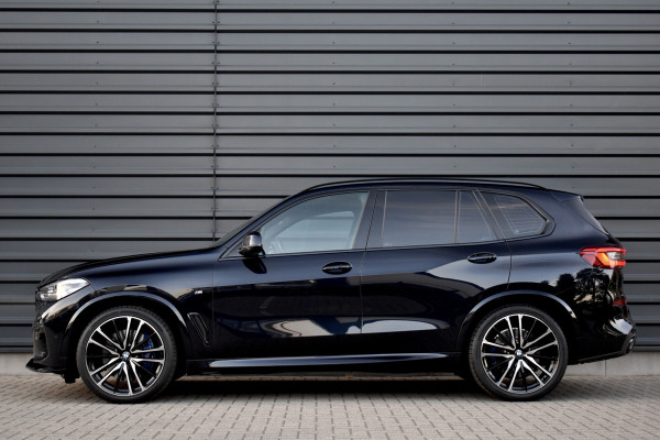 BMW X5 xDrive40i M Sport | Panoramadak | 22'' Velgen | Luchtvering | 4-Wiel Besturing | Harman/Kardon | Camera | Kristallen Pook | Incl. BTW | Orig. NL |
