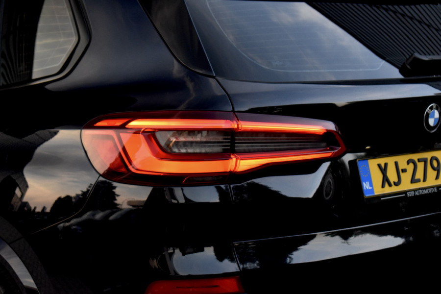BMW X5 xDrive40i M Sport | Panoramadak | 22'' Velgen | Luchtvering | 4-Wiel Besturing | Harman/Kardon | Camera | Kristallen Pook | Incl. BTW | Orig. NL |