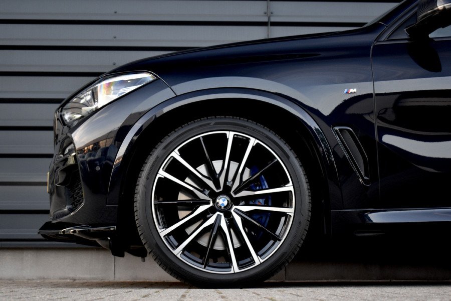 BMW X5 xDrive40i M Sport | Panoramadak | 22'' Velgen | Luchtvering | 4-Wiel Besturing | Harman/Kardon | Camera | Kristallen Pook | Incl. BTW | Orig. NL |