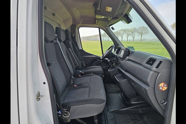 Opel Movano 2.3 Turbo L2H2 Imperiaal-Trap Airco/ECC Navi Trekhaak Sidebars Euro6 1e Eigenaar
