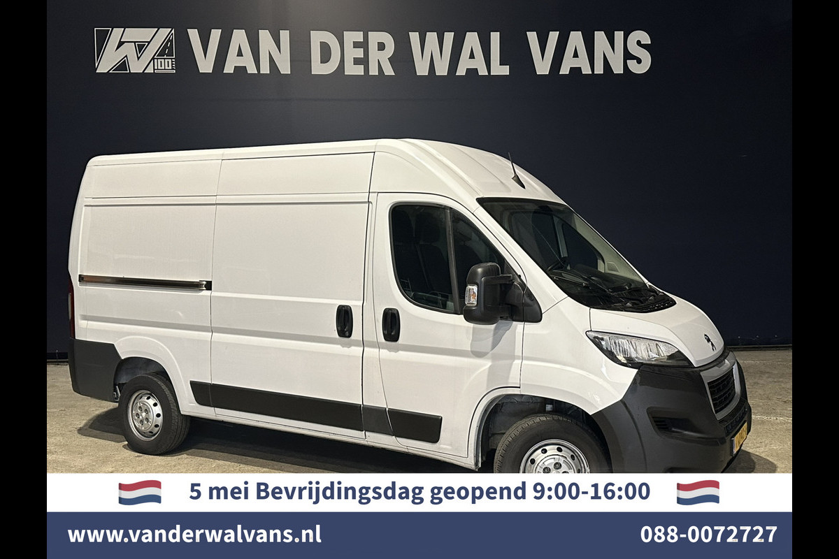 Peugeot Boxer 2.2 BlueHDi 120pk L2H2 Euro6 ** Airco | 2500kg Trekhaak | Cruisecontrol | Parkeersensoren Bijrijdersbank Peugeot Boxer 2.2 BlueHDi 120pk L2H2 Euro6 ** Airco | 2500kg Trekhaak | Cruisecontrol | Parkeersensoren Bijrijdersbank