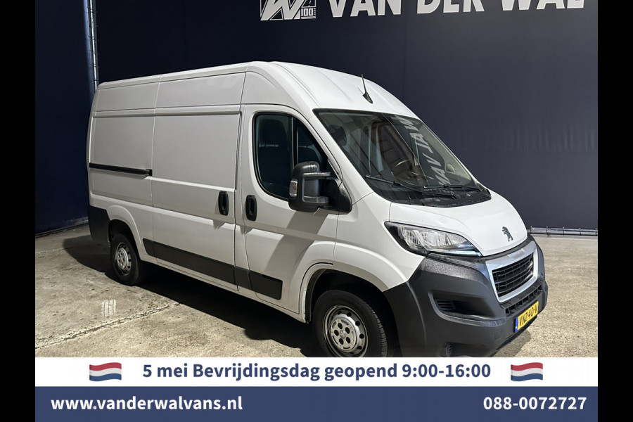 Peugeot Boxer 2.2 BlueHDi 120pk L2H2 Euro6 ** Airco | 2500kg Trekhaak | Cruisecontrol | Parkeersensoren Bijrijdersbank