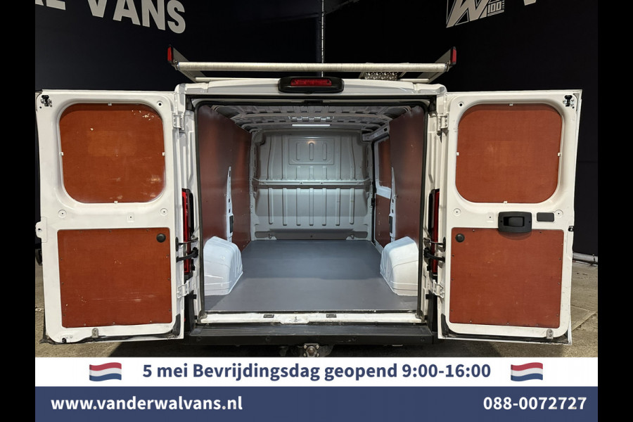 Peugeot Boxer 2.2 BlueHDi 141pk L2H1 Euro6 Airco | Navigatie | Camera | Cruisecontrol | imperiaal, 2500kg trekhaak, parkeersensoren, bijrijdersbank, trap