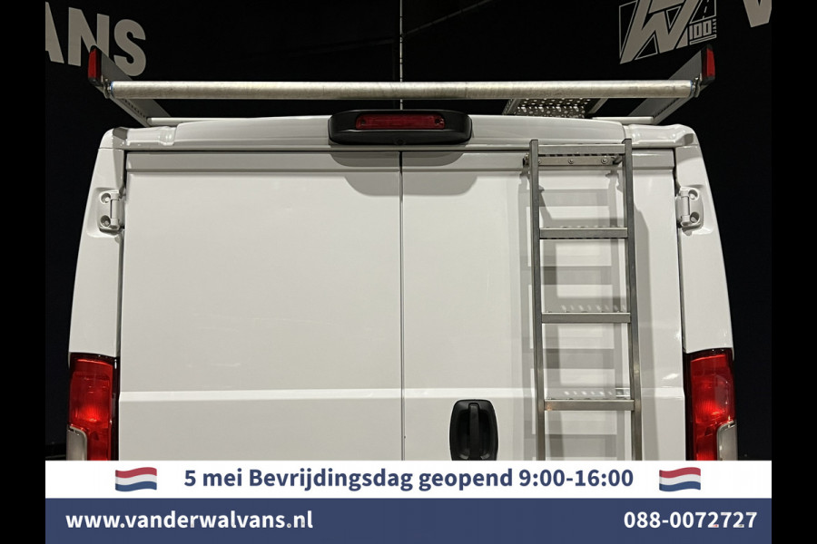 Peugeot Boxer 2.2 BlueHDi 141pk L2H1 Euro6 Airco | Navigatie | Camera | Cruisecontrol | imperiaal, 2500kg trekhaak, parkeersensoren, bijrijdersbank, trap