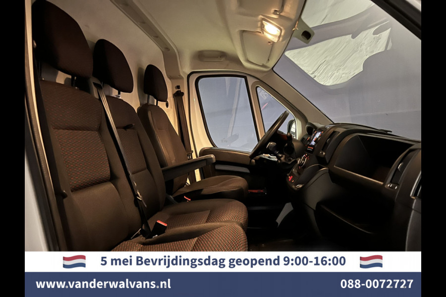 Peugeot Boxer 2.2 BlueHDi 141pk L2H1 Euro6 Airco | Navigatie | Camera | Cruisecontrol | imperiaal, 2500kg trekhaak, parkeersensoren, bijrijdersbank, trap