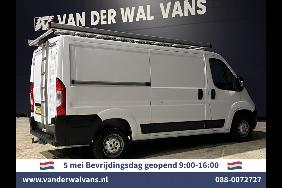 Peugeot Boxer 2.2 BlueHDi 141pk L2H1 Euro6 Airco | Navigatie | Camera | Cruisecontrol | imperiaal, 2500kg trekhaak, parkeersensoren, bijrijdersbank, trap