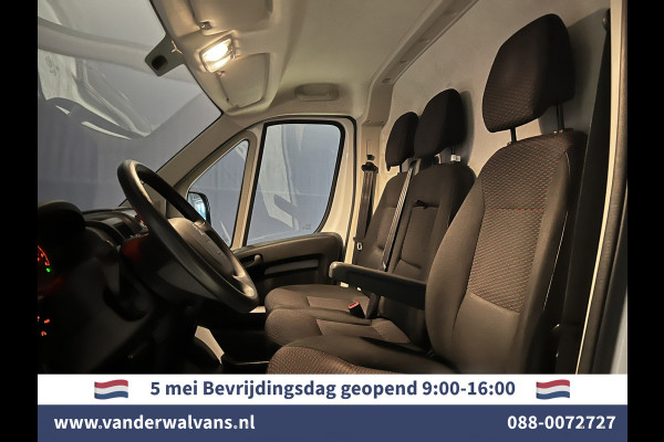 Peugeot Boxer 2.2 BlueHDi 141pk L2H1 Euro6 Airco | Navigatie | Camera | Cruisecontrol | imperiaal, 2500kg trekhaak, parkeersensoren, bijrijdersbank, trap