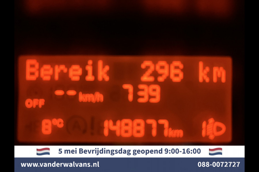 Peugeot Boxer 2.2 BlueHDi 141pk L2H1 Euro6 Airco | Navigatie | Camera | Cruisecontrol | imperiaal, 2500kg trekhaak, parkeersensoren, bijrijdersbank, trap