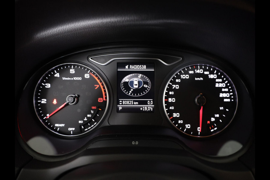 Audi A3 Limousine 1.5 TFSI CoD Pro Line 150pk AUT|  Navi| LM-velgen| Parksensors achter | verwacht 10-5