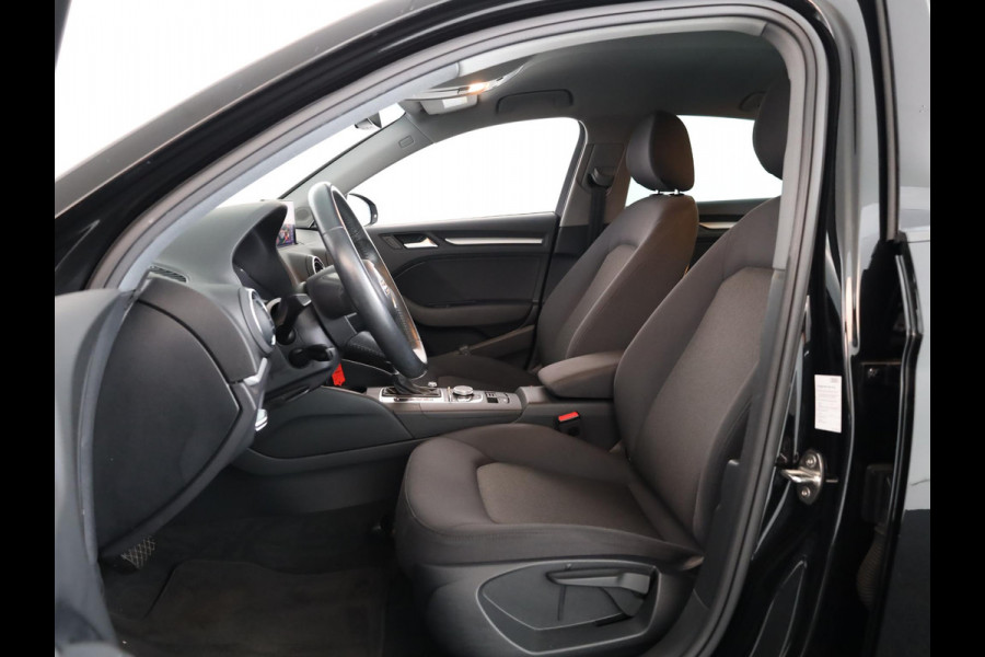 Audi A3 Limousine 1.5 TFSI CoD Pro Line 150pk AUT|  Navi| LM-velgen| Parksensors achter | verwacht 10-5