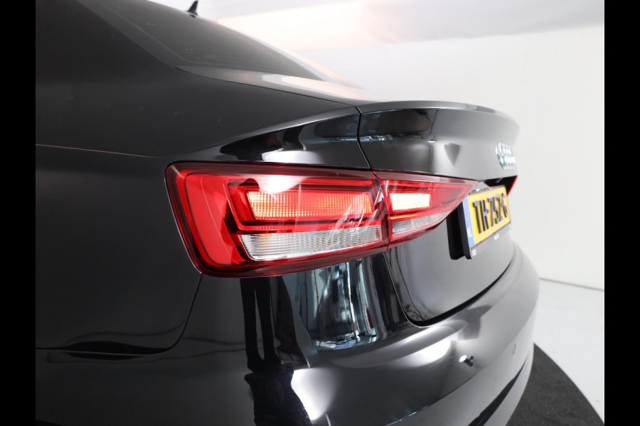 Audi A3 Limousine 1.5 TFSI CoD Pro Line 150pk AUT|  Navi| LM-velgen| Parksensors achter | verwacht 10-5