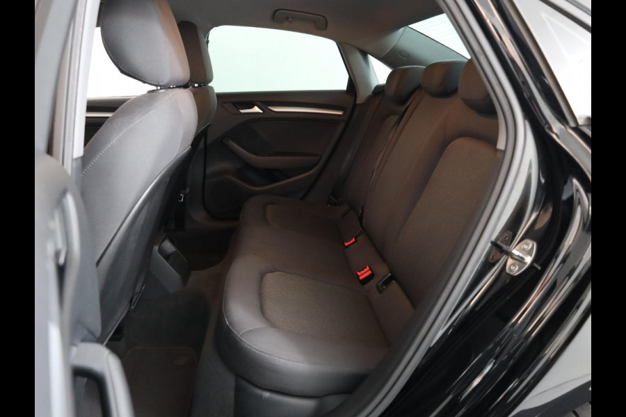 Audi A3 Limousine 1.5 TFSI CoD Pro Line 150pk AUT|  Navi| LM-velgen| Parksensors achter | verwacht 10-5