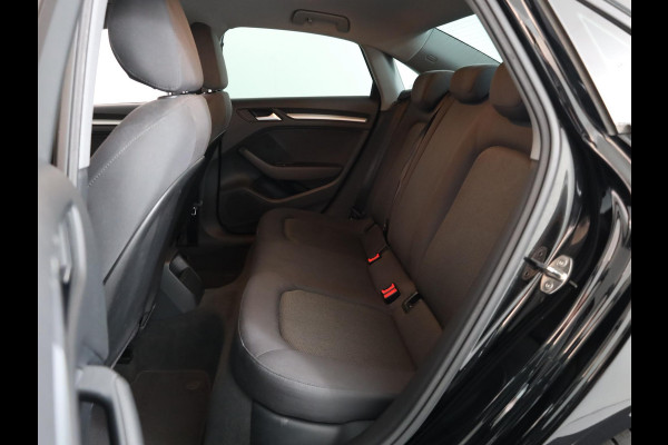 Audi A3 Limousine 1.5 TFSI CoD Pro Line 150pk AUT|  Navi| LM-velgen| Parksensors achter | verwacht 10-5