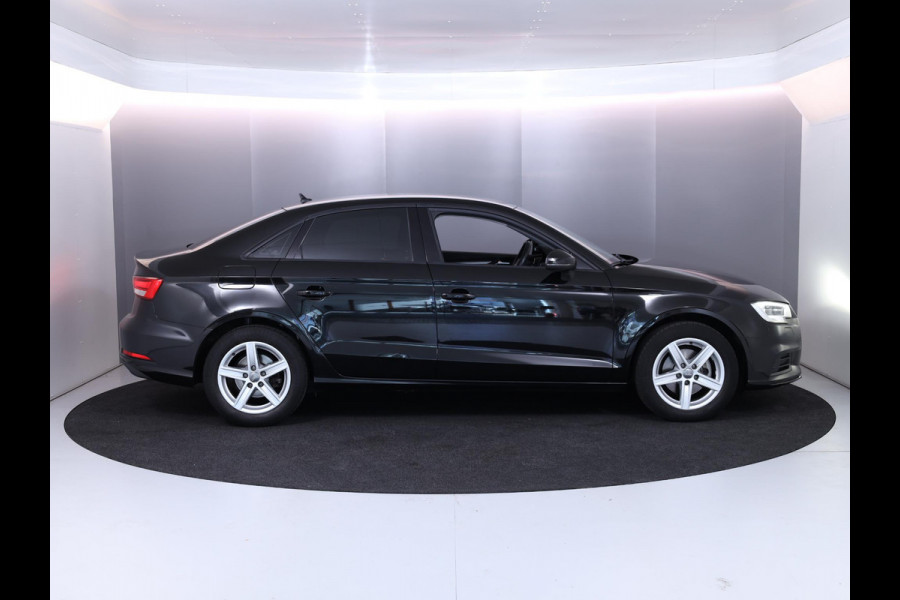 Audi A3 Limousine 1.5 TFSI CoD Pro Line 150pk AUT|  Navi| LM-velgen| Parksensors achter | verwacht 10-5