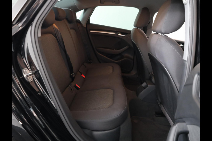 Audi A3 Limousine 1.5 TFSI CoD Pro Line 150pk AUT|  Navi| LM-velgen| Parksensors achter | verwacht 10-5